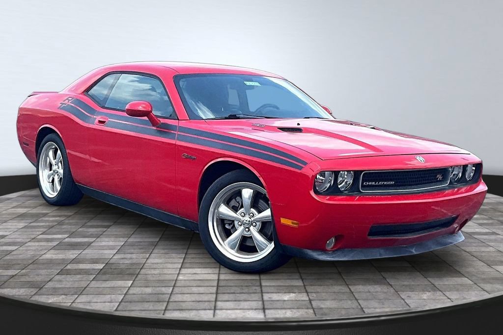 Used 2010 Dodge Challenger R/T RWD image 10
