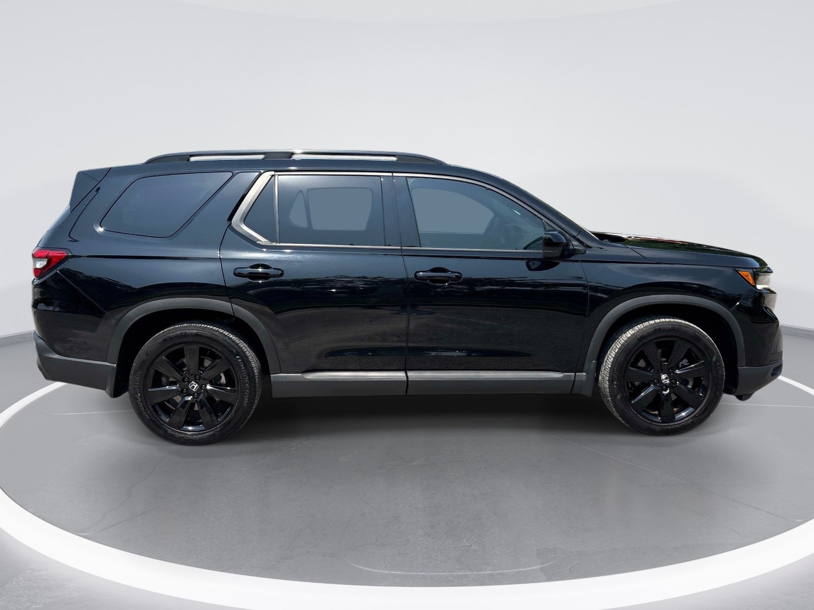 Used 2025 Honda Pilot Black Edition image 9