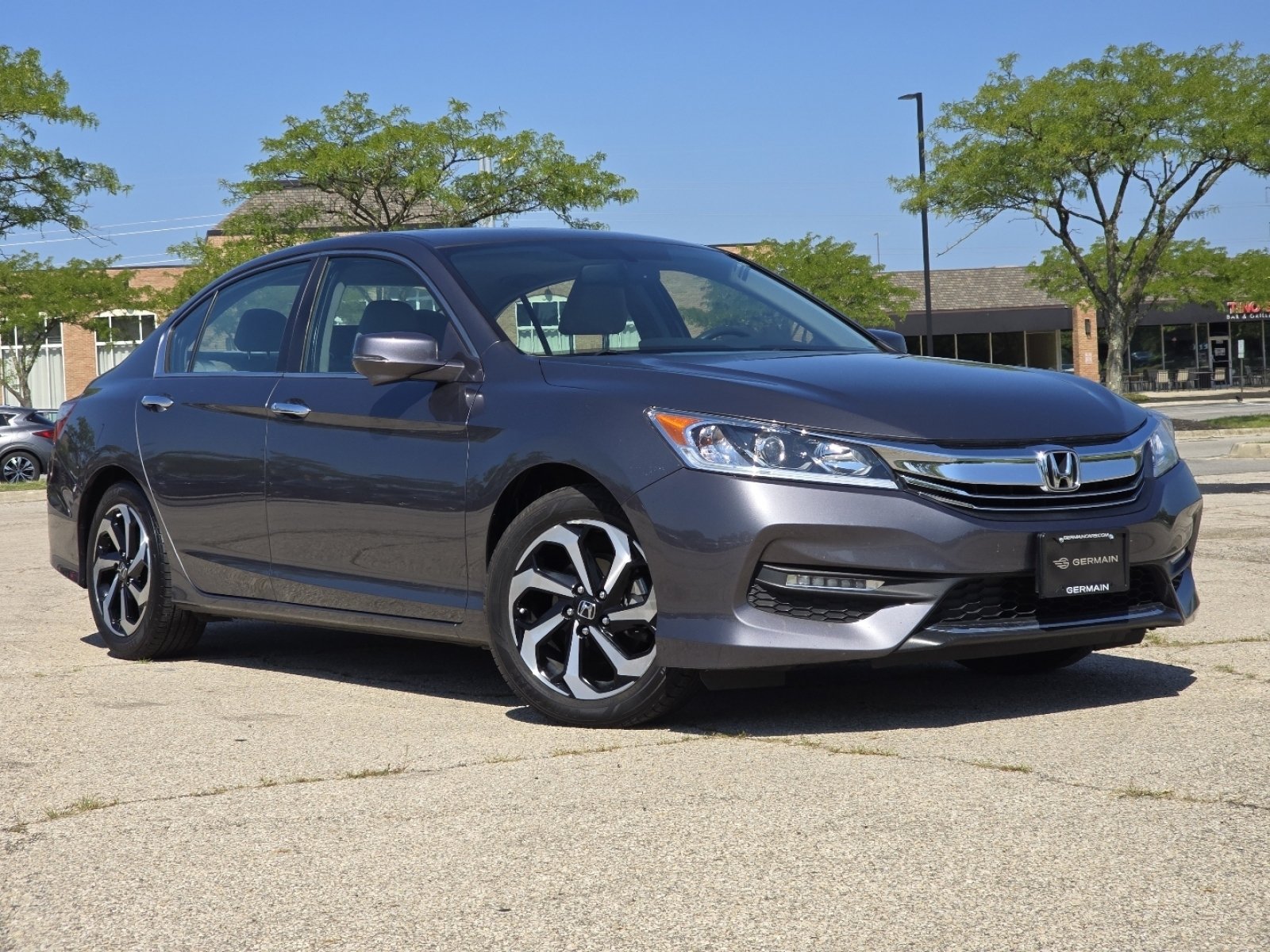 Used 2017 Honda Accord EX-L image 2