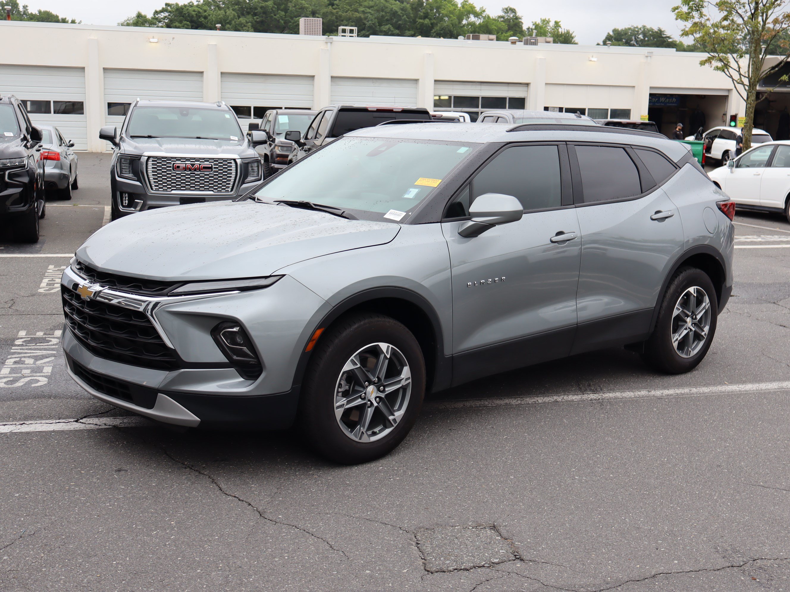 Used 2025 Chevrolet Blazer LT w/ Convenience Package FWD image 5