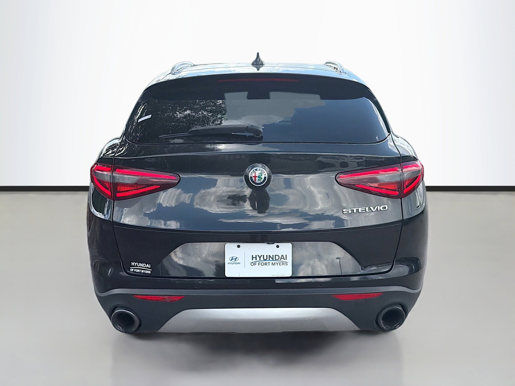 Used 2020 Alfa Romeo Stelvio Base image 4