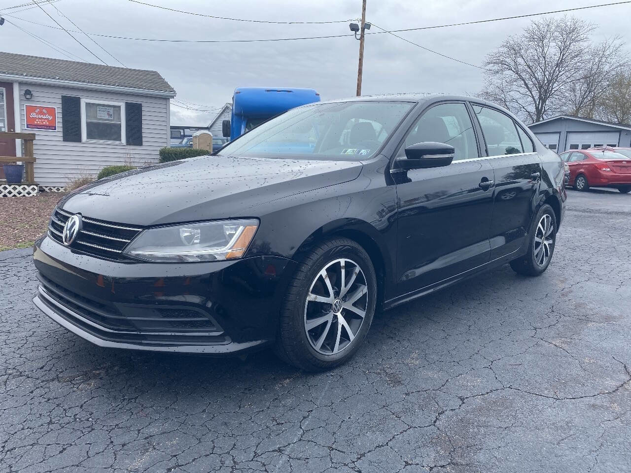 Used 2017 Volkswagen Jetta SE image 1
