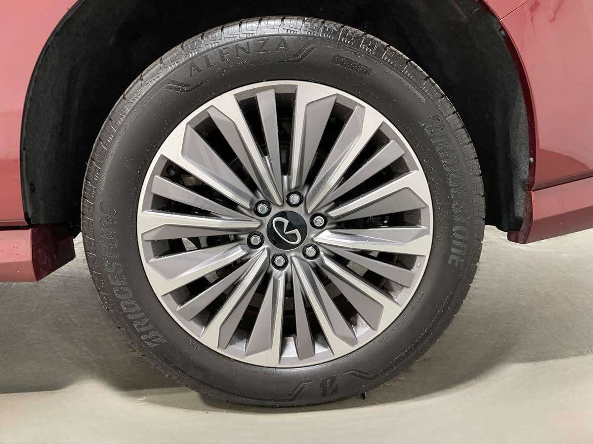 Used 2025 INFINITI QX80 Luxe AWD/4WD image 6