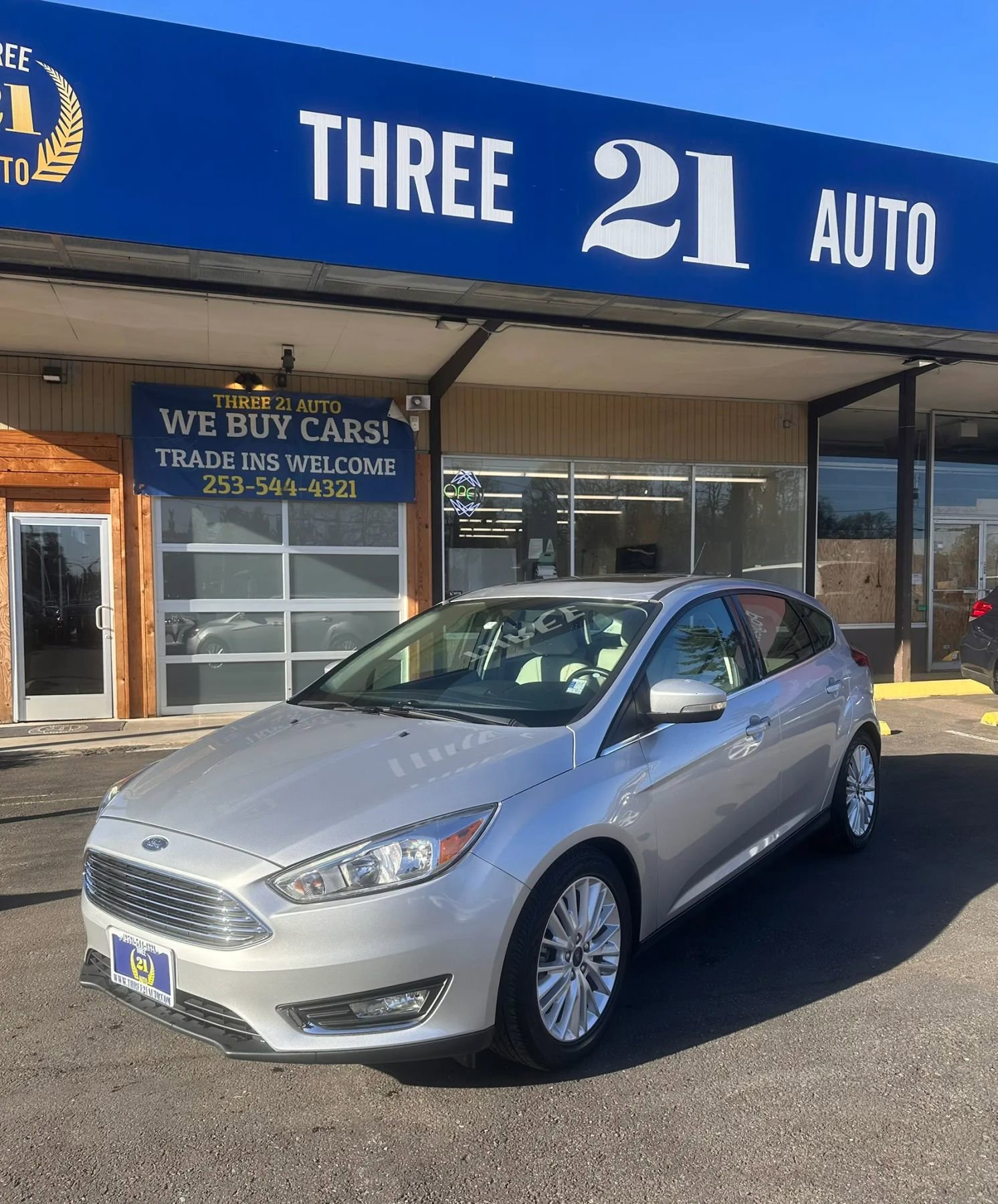 Used 2018 Ford Focus Titanium FWD image 1