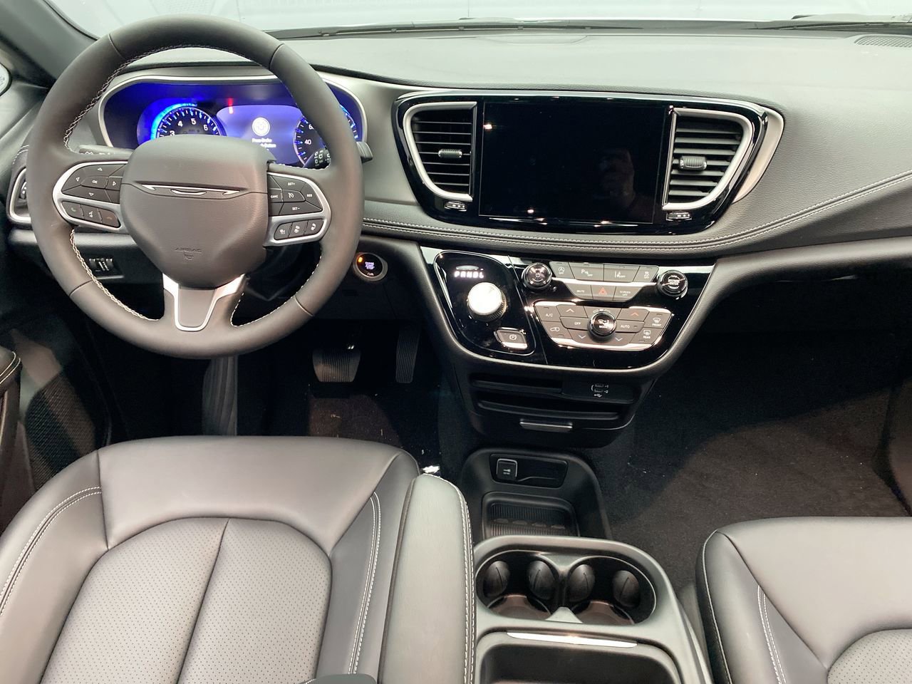 New 2027 Chrysler Pacifica Select FWD image 15