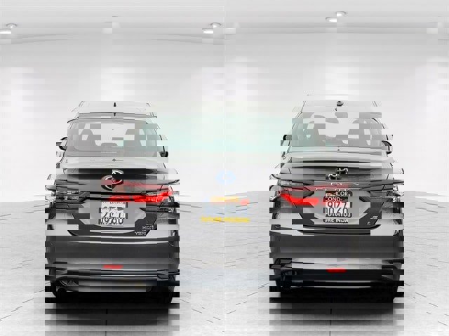 Used 2023 Toyota Camry LE image 5