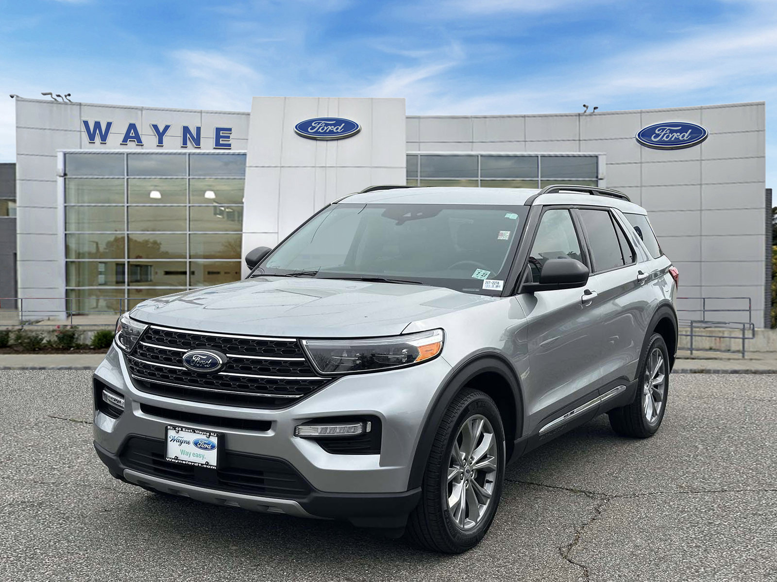 Certified 2023 Ford Explorer XLT w/ Equipment Group 202A AWD/4WD image 2