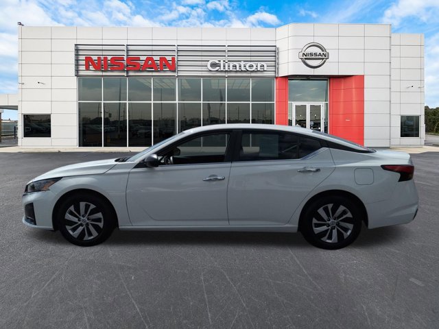 Certified 2025 Nissan Altima 2.5 S FWD image 6