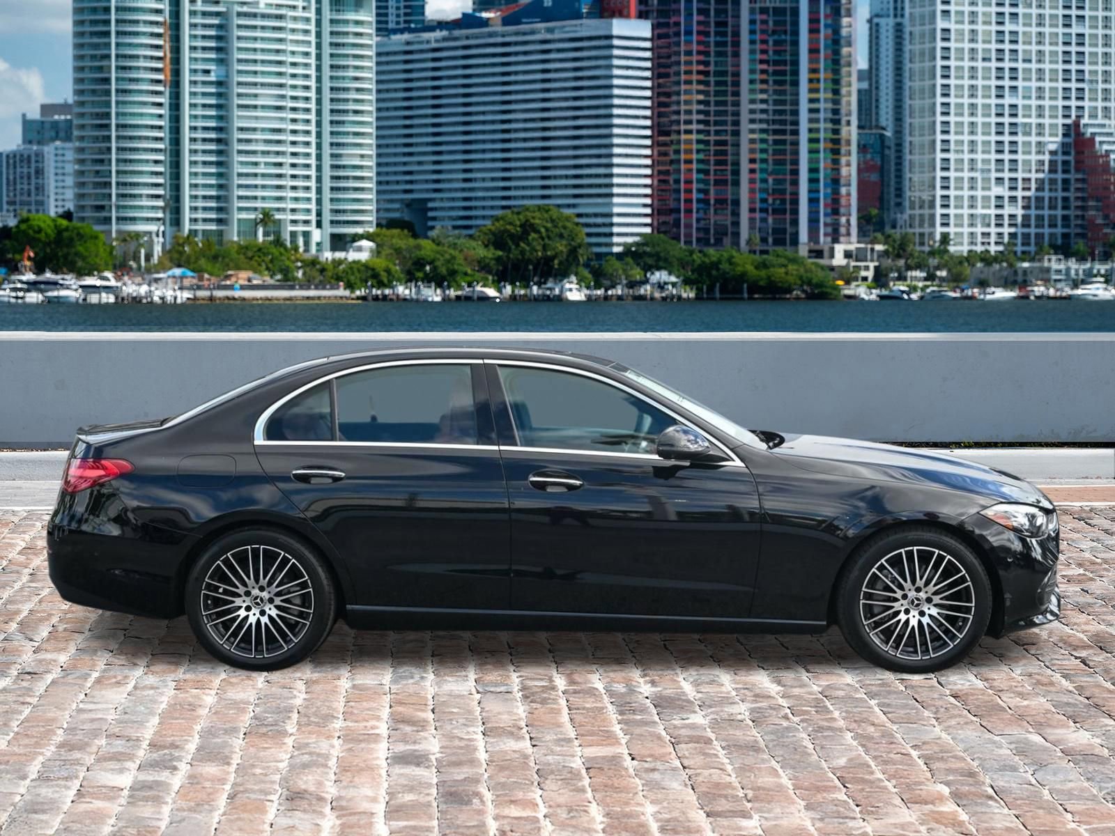 Used 2022 Mercedes-Benz C 300 Sedan w/ Exclusive Trim Package image 4