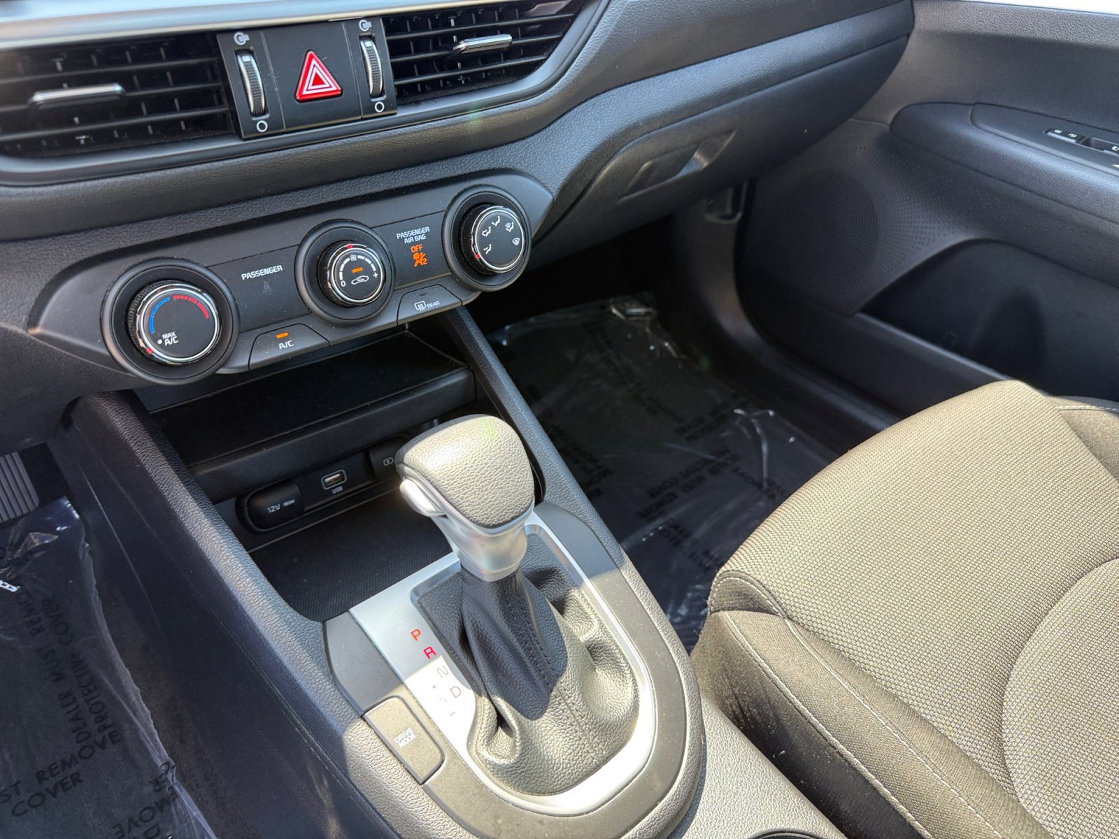 Used 2024 Kia Forte LXS w/ LXS Technology Package FWD image 13