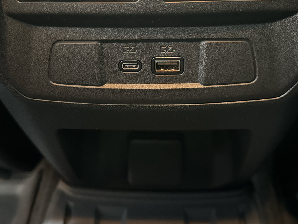 Used 2025 GMC Canyon Denali AWD/4WD image 13