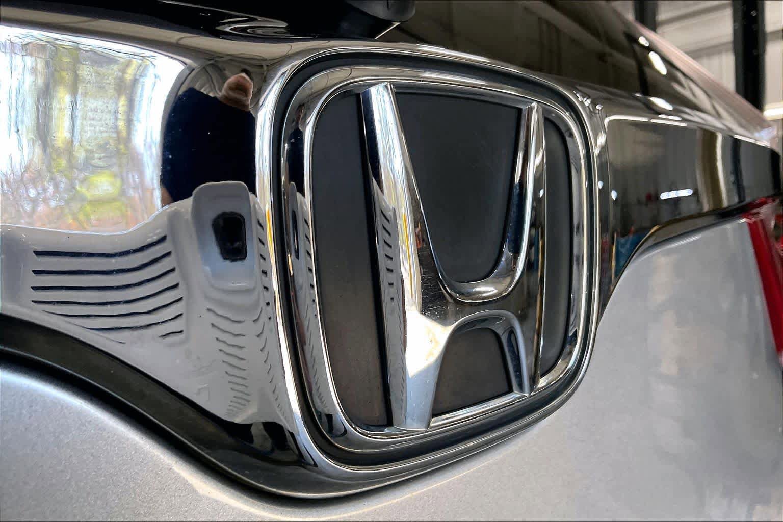 Used 2017 Honda CR-V Touring image 31