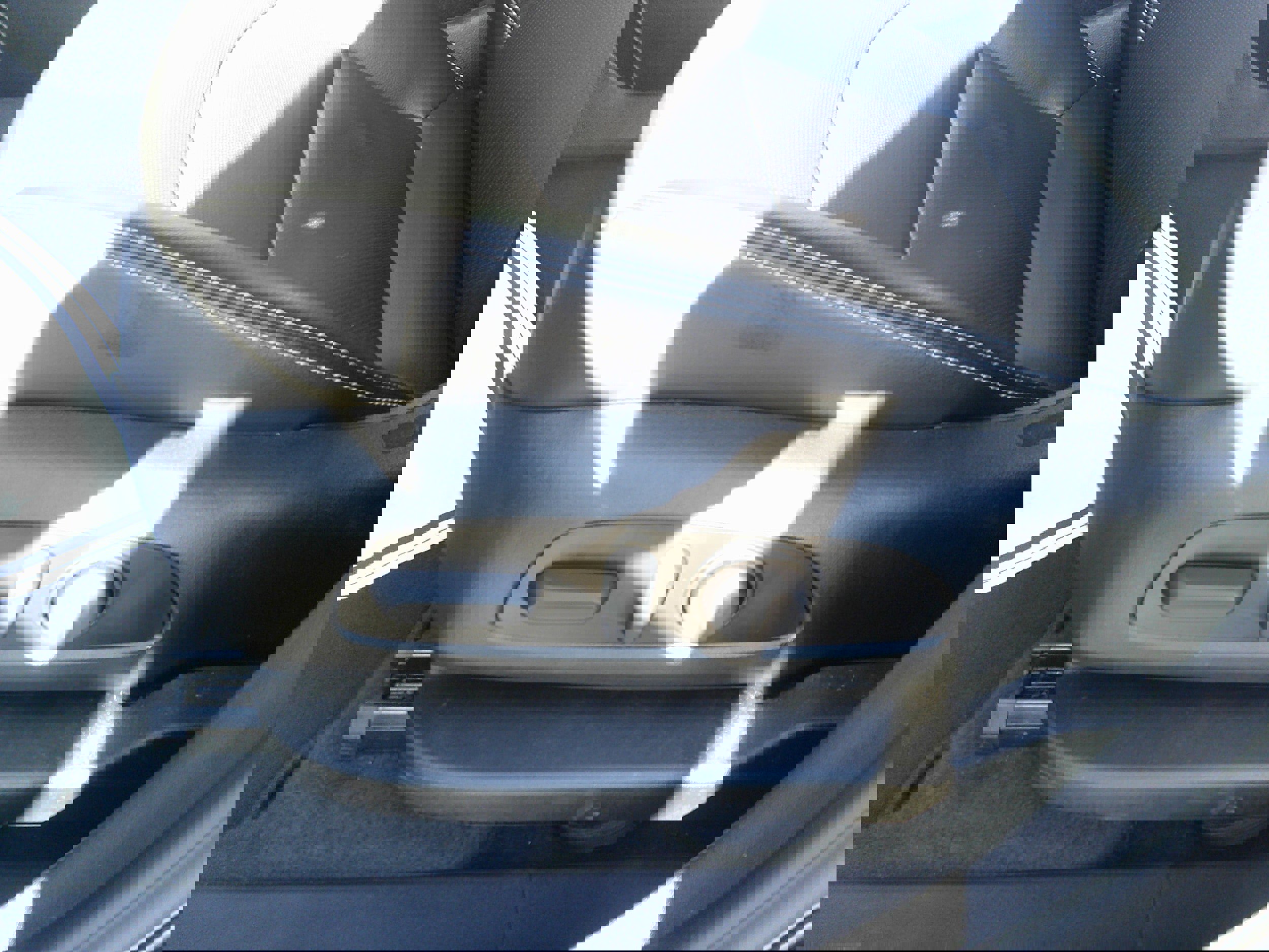 Used 2024 GMC Terrain SLT image 15