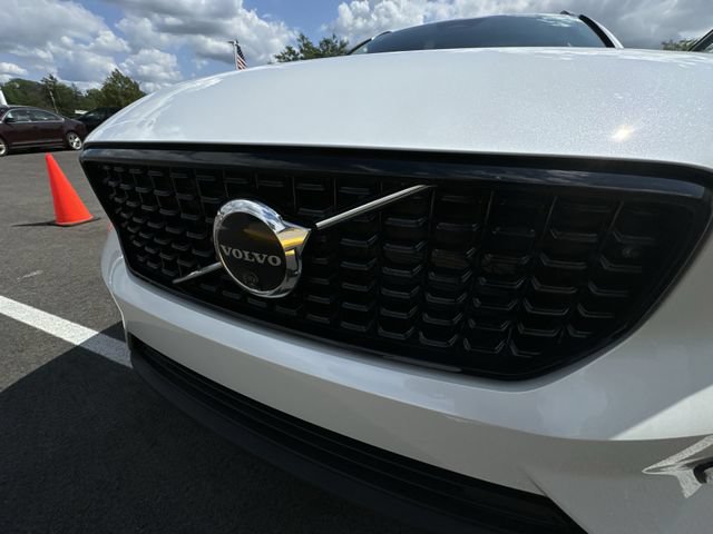 Used 2025 Volvo XC40 B5 Plus w/ Protection Package Premier AWD/4WD image 31