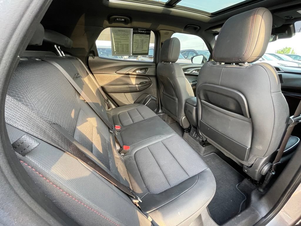 Used 2023 Chevrolet TrailBlazer RS w/ Sun and Liftgate Package FWD image 24