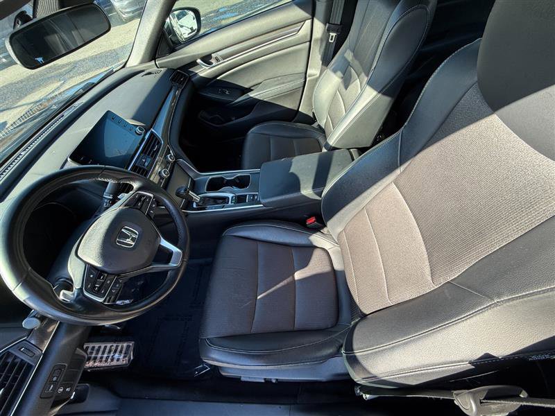Used 2018 Honda Accord Sport image 11
