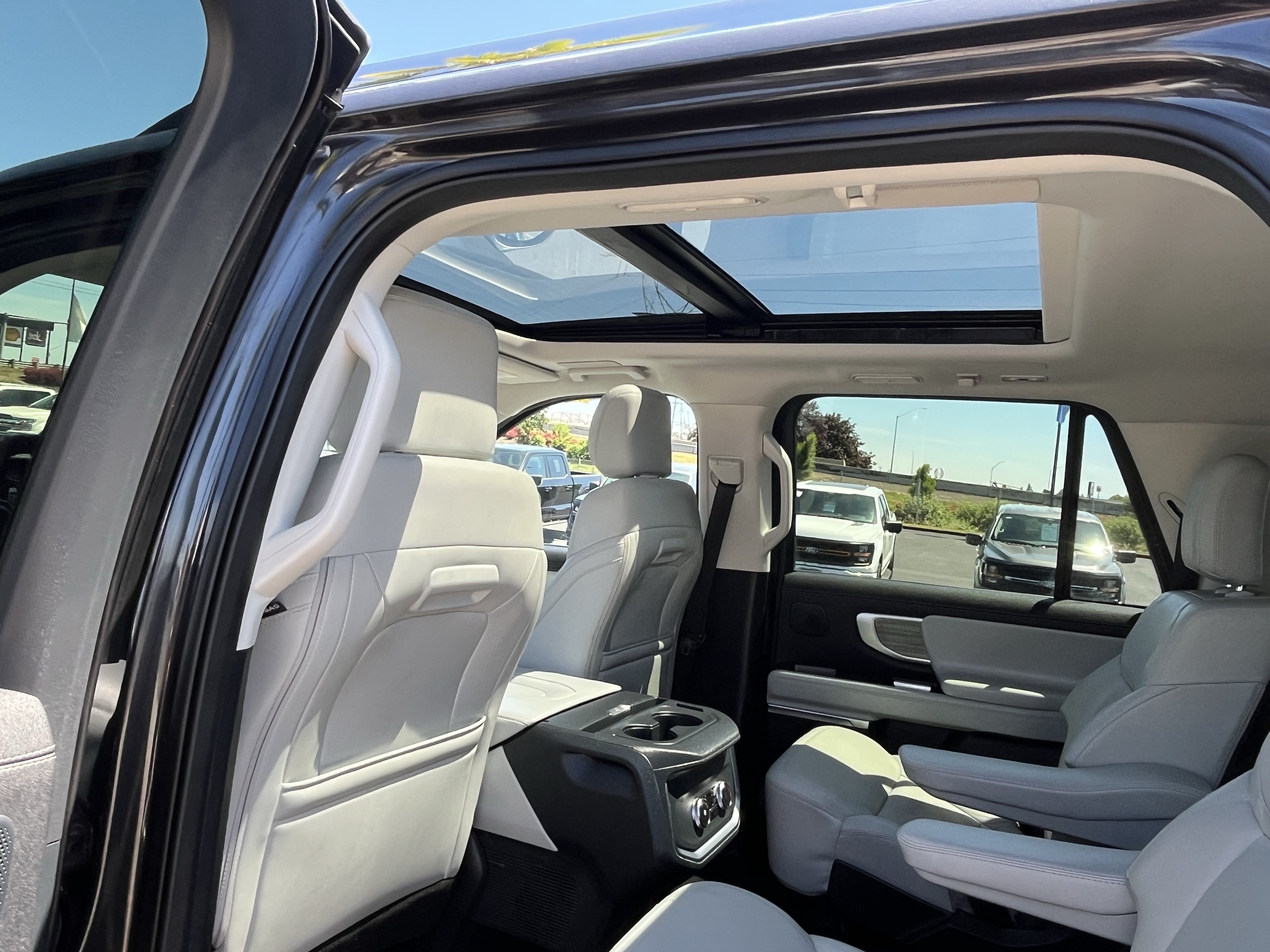 Certified 2025 Ford Expedition Max Platinum AWD/4WD image 13