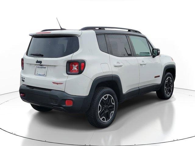 Used 2017 Jeep Renegade Trailhawk image 4