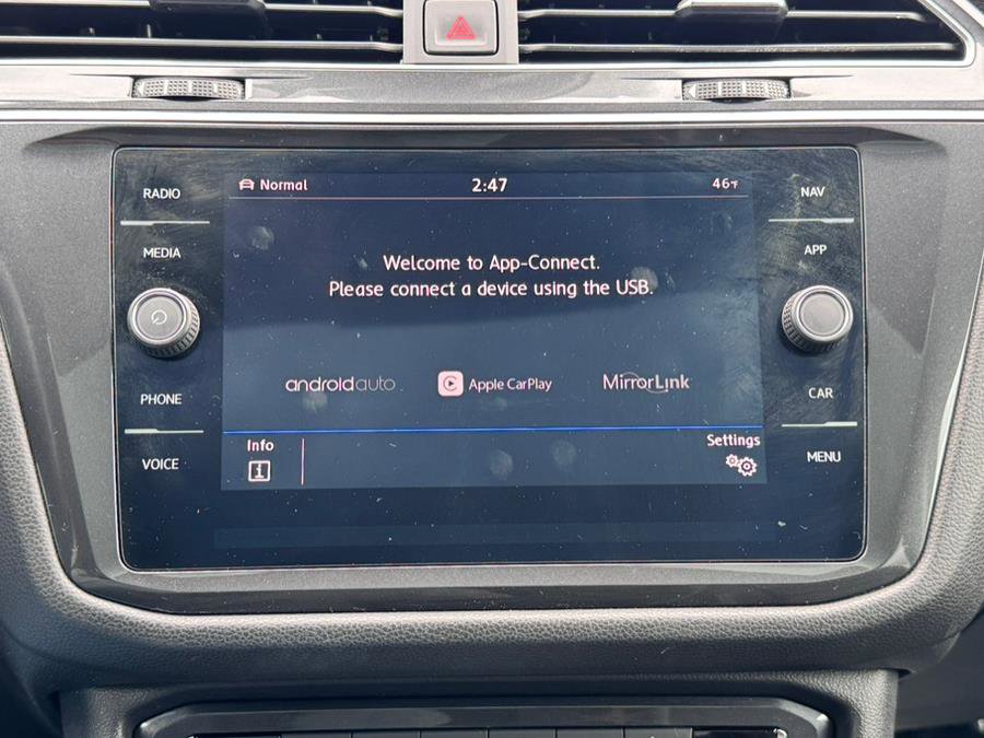 Used 2019 Volkswagen Tiguan SEL Premium image 13