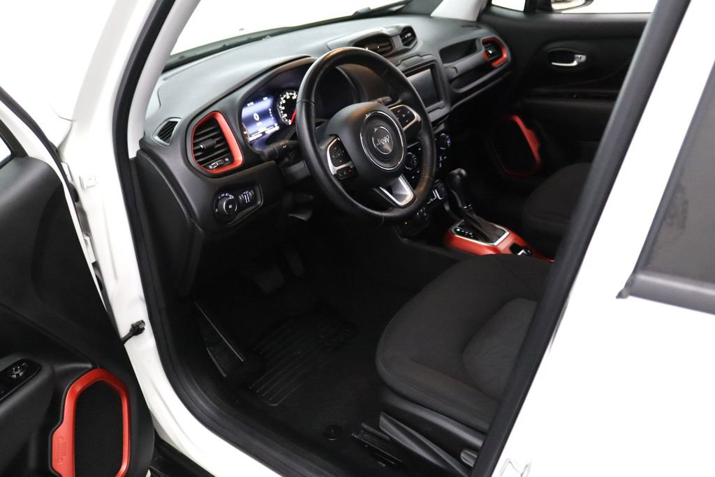 Used 2020 Jeep Renegade Trailhawk w/ Cold Weather Group AWD/4WD image 16