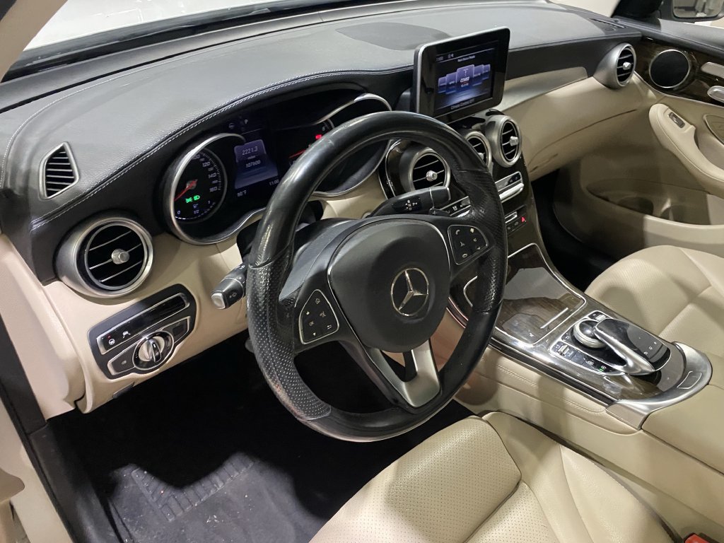 Used 2016 Mercedes-Benz GLC 300 image 3