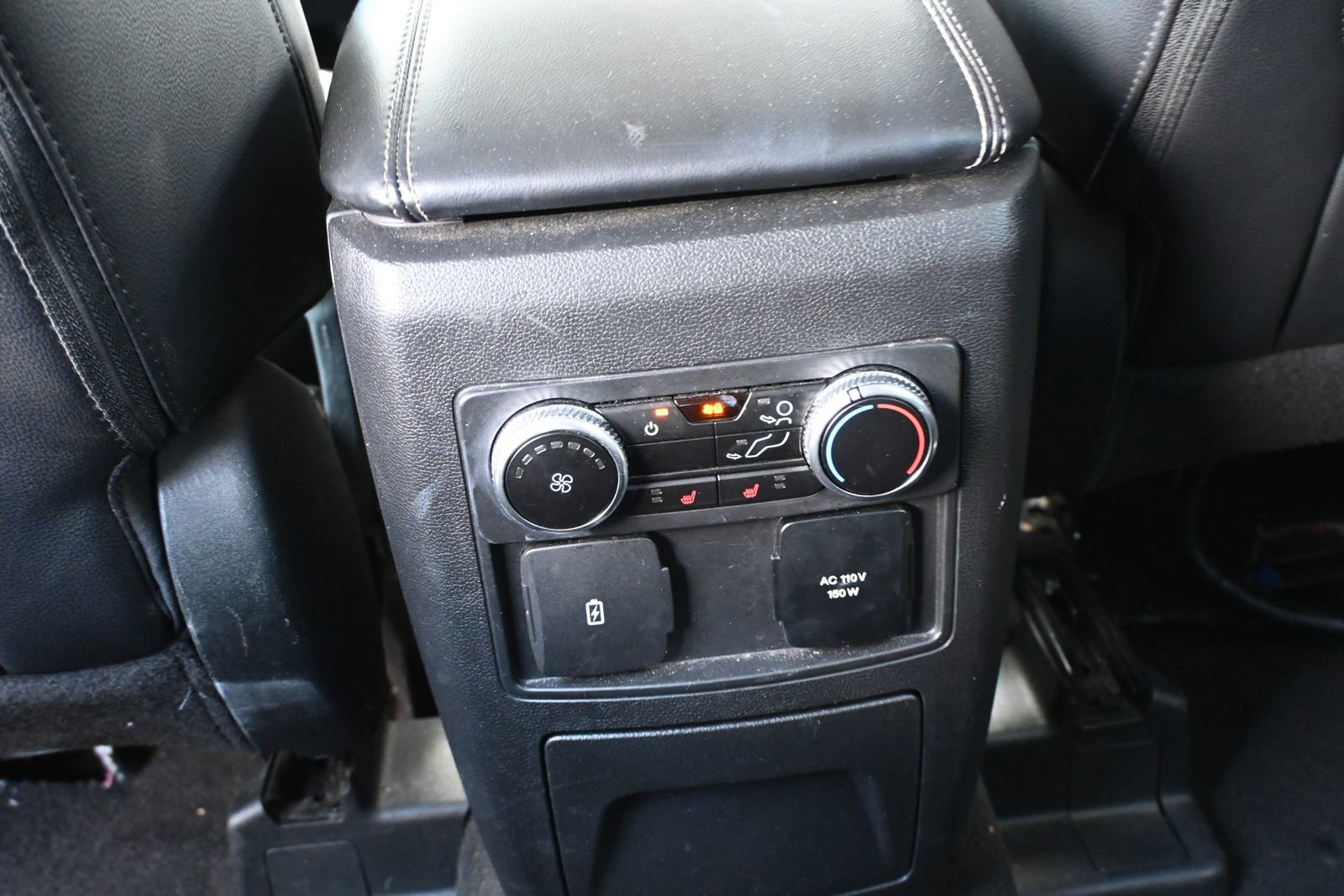 Used 2023 Ford Explorer Limited w/ Equipment Group 301A RWD image 32