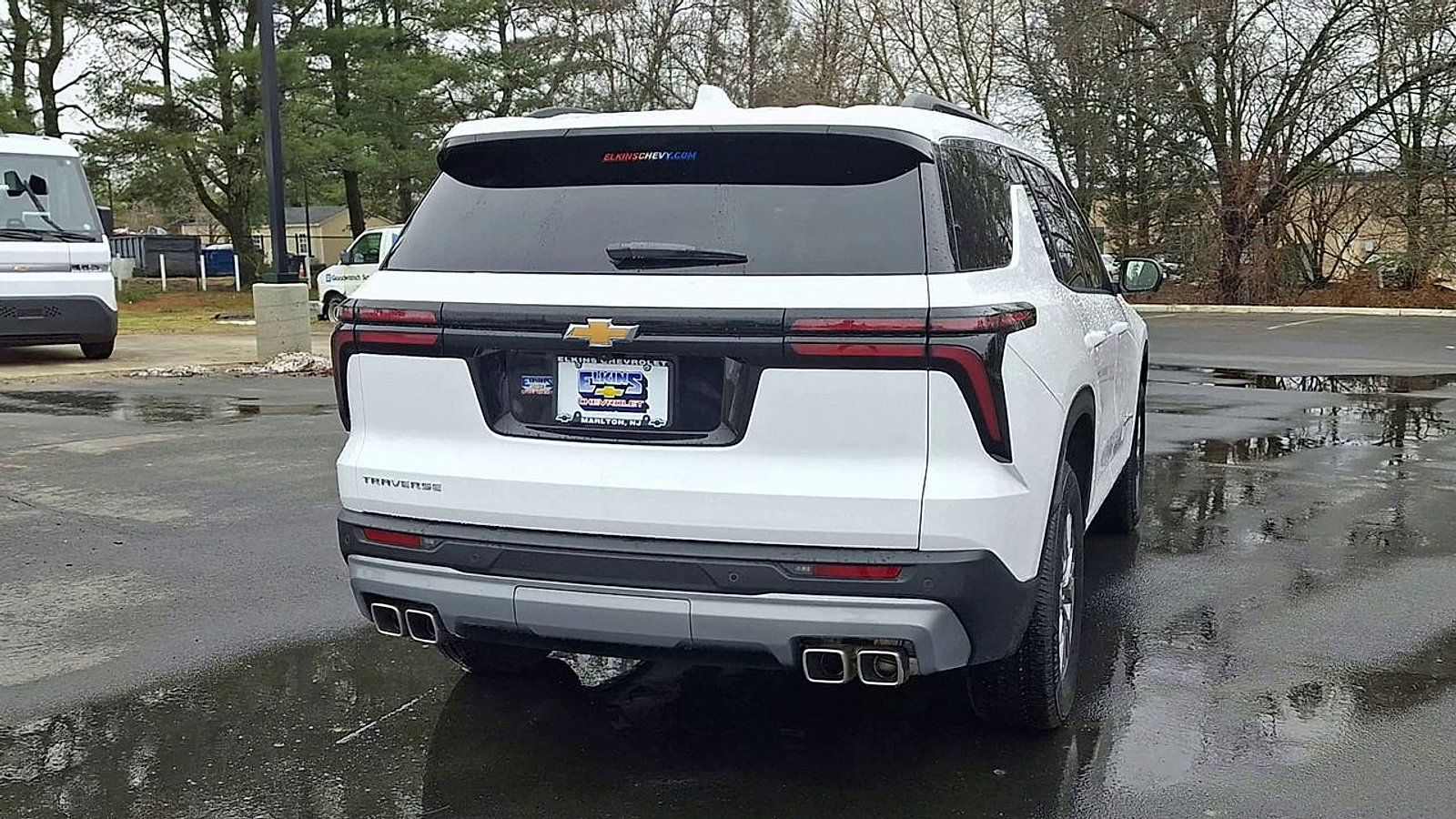 New 2026 Chevrolet Traverse LT w/ Driver Confidence Package FWD image 2