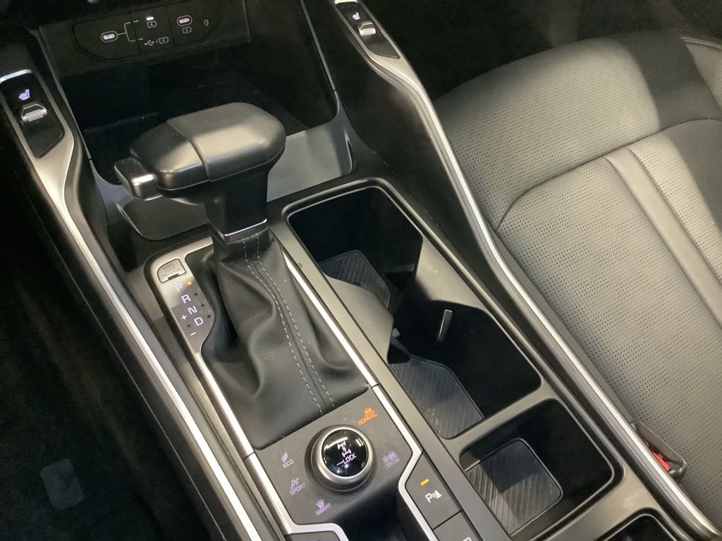 Certified 2025 Kia Sorento S w/ Panoramic Sunroof Package image 19