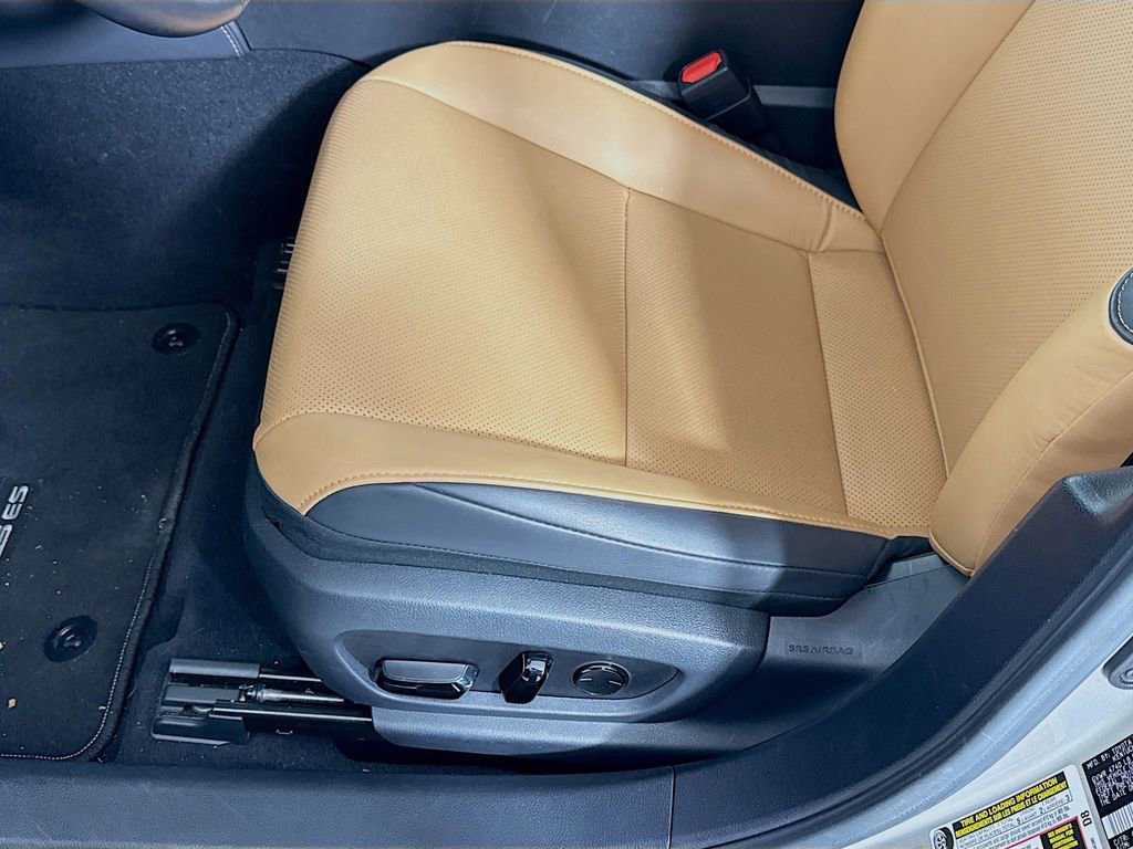 Certified 2025 Lexus ES 300h w/ Premium Package image 20