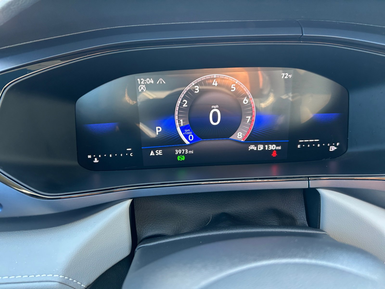 Certified 2024 Volkswagen Taos SE w/ Panoramic Sunroof Package image 9