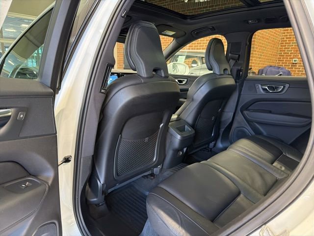 Used 2020 Volvo XC60 T6 Momentum w/ Protection Package image 27
