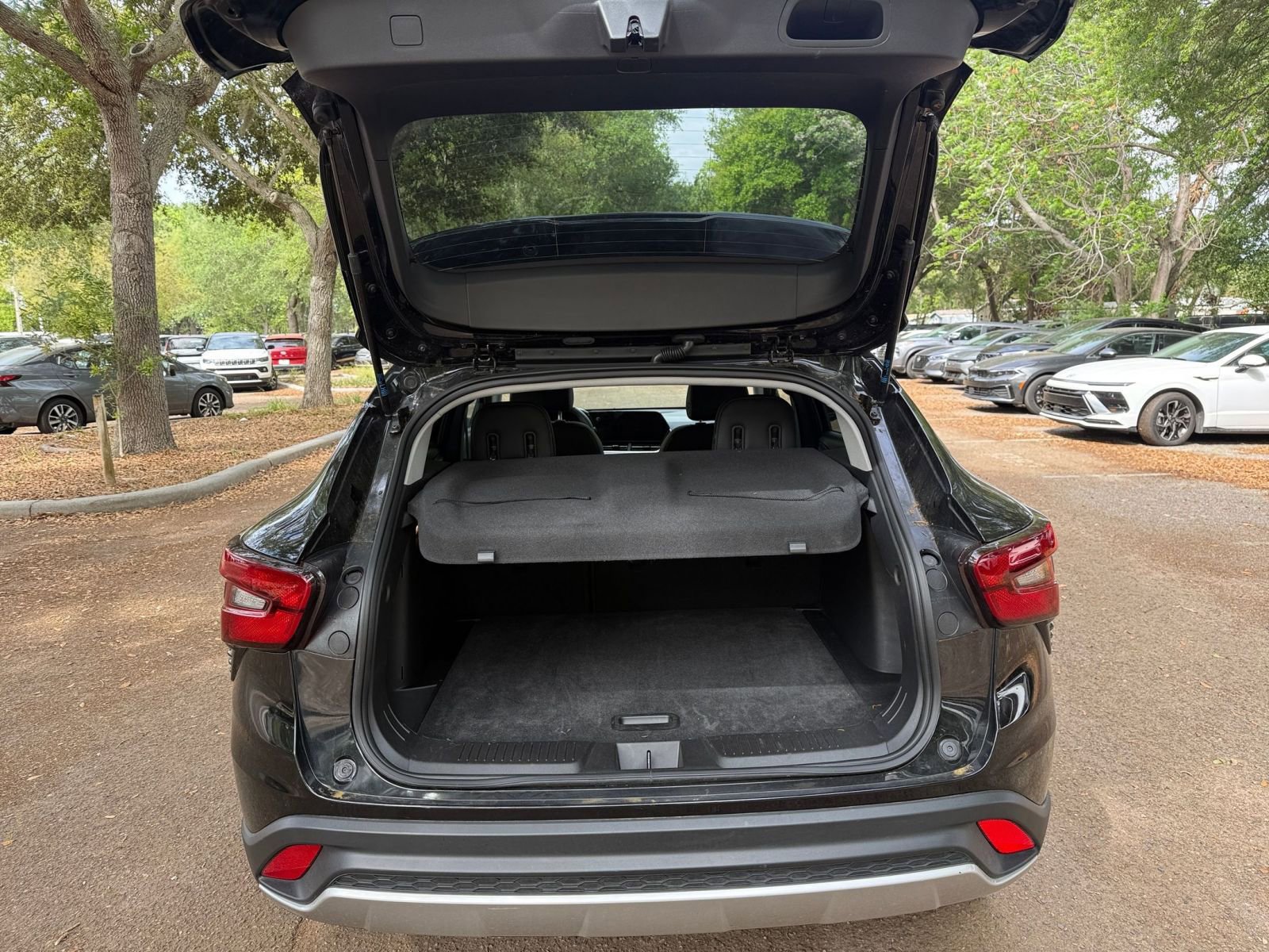 Used 2025 Chevrolet Trax LT w/ LT Convenience Package image 25