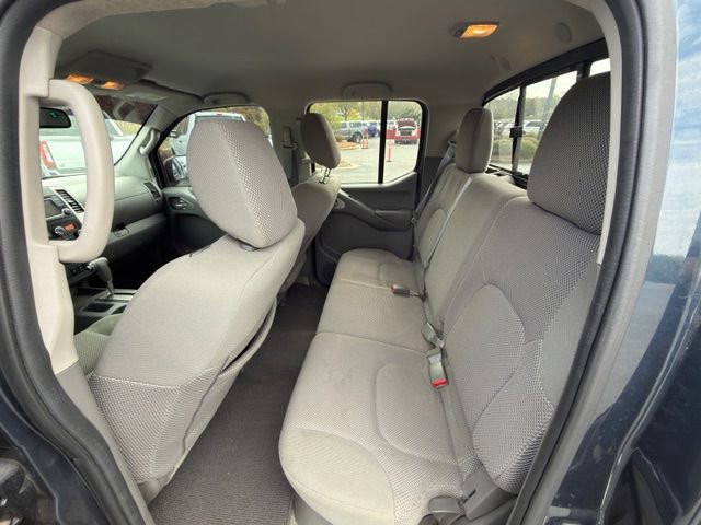 Used 2015 Nissan Frontier SV w/ SV Value Truck Package image 8