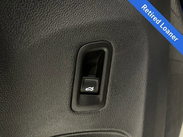 New 2025 Volkswagen Atlas Cross Sport SE w/ Panoramic Sunroof Package image 30