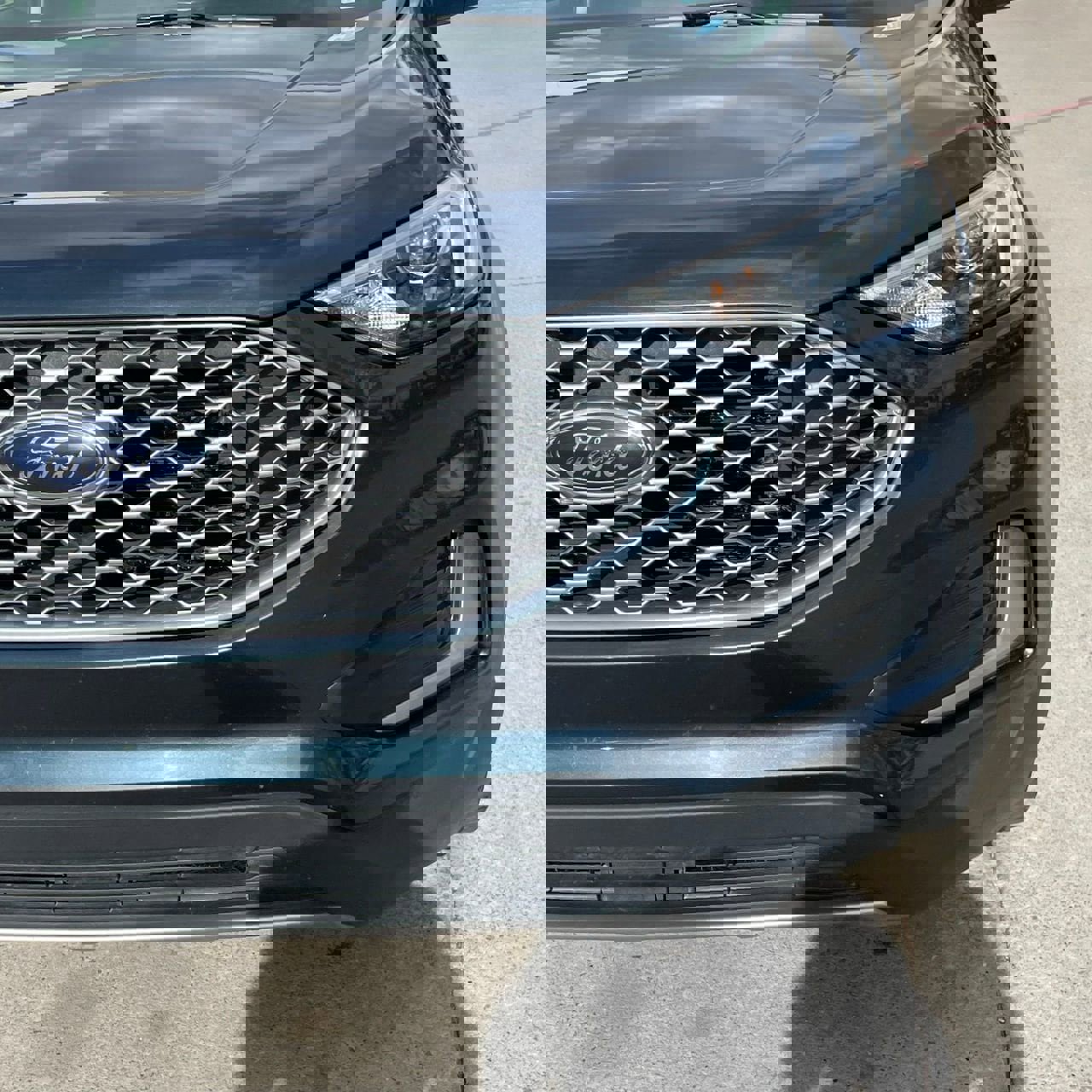 Used 2024 Ford Edge SEL image 7