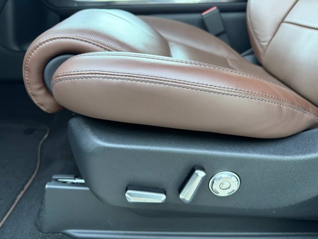 Certified 2026 Lincoln Navigator L Reserve AWD/4WD image 12
