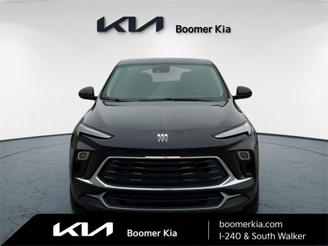 Used 2024 Buick Encore GX Preferred w/ Comfort Package image 2