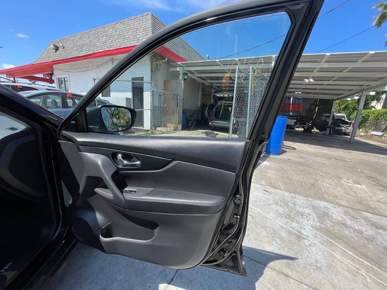 Used 2017 Nissan Rogue SL w/ SL Premium Package AWD/4WD image 20