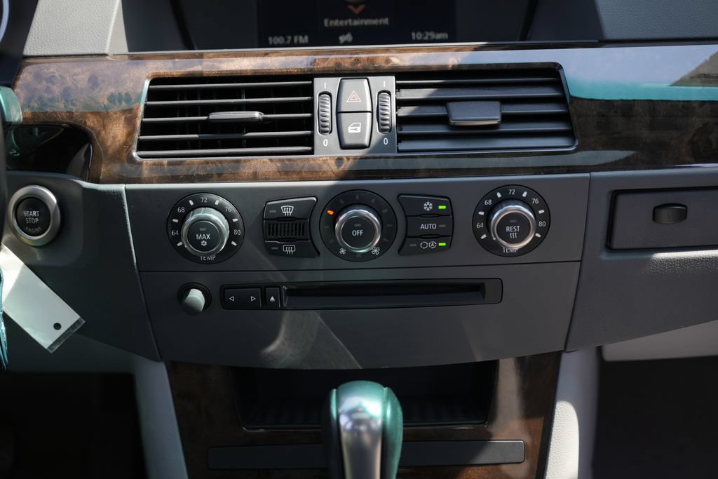 Used 2006 BMW 530xi Sedan AWD/4WD image 40