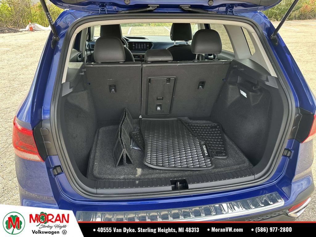 Certified 2024 Volkswagen Taos SE AWD/4WD image 11