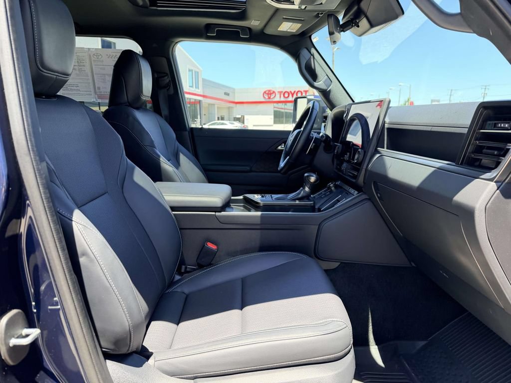 Used 2024 Lexus GX 550 w/ Accessory Package (Z1) AWD/4WD image 14