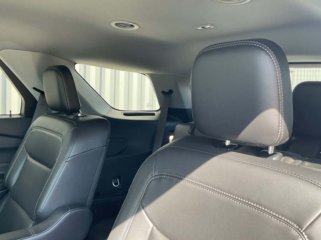 Used 2023 Ford Explorer XLT w/ Equipment Group 202A image 18