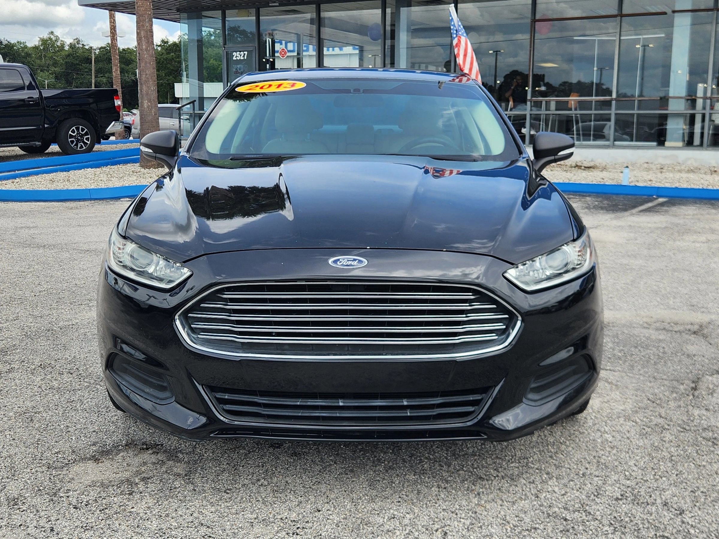 Used 2013 Ford Fusion SE image 3