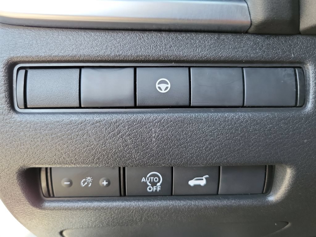 Used 2024 Nissan Rogue SV AWD/4WD image 14