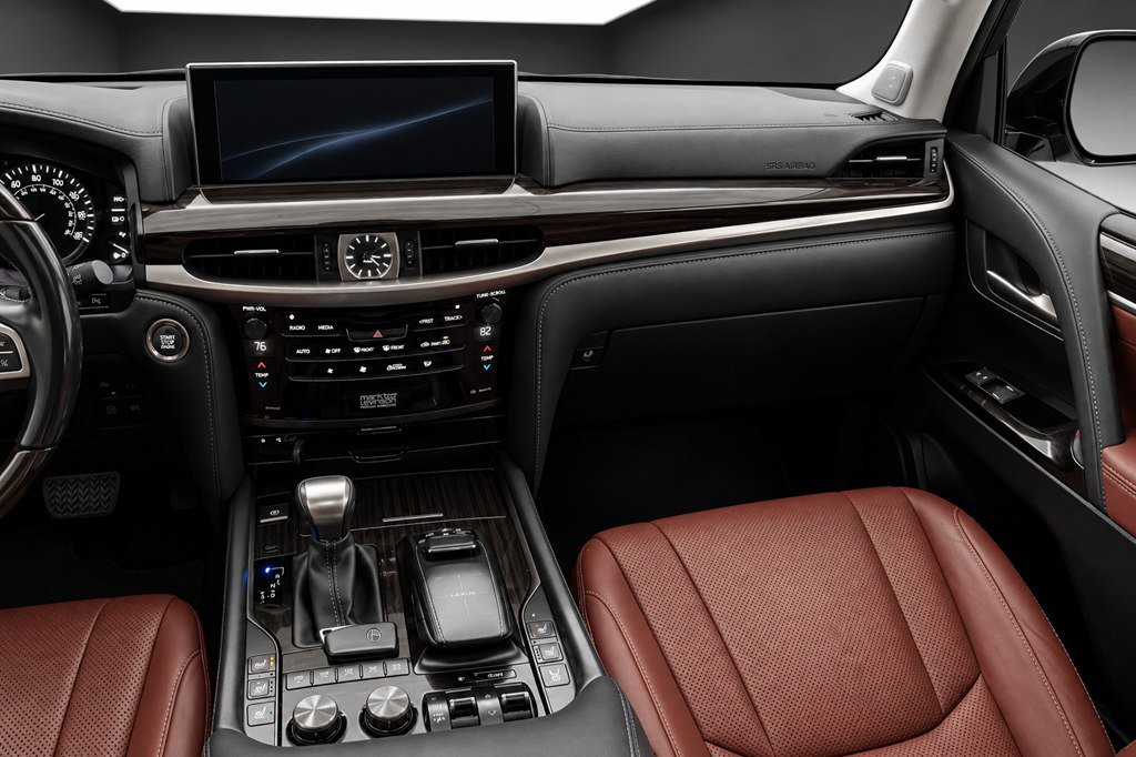 Used 2020 Lexus LX 570 4WD w/ Luxury Package image 35