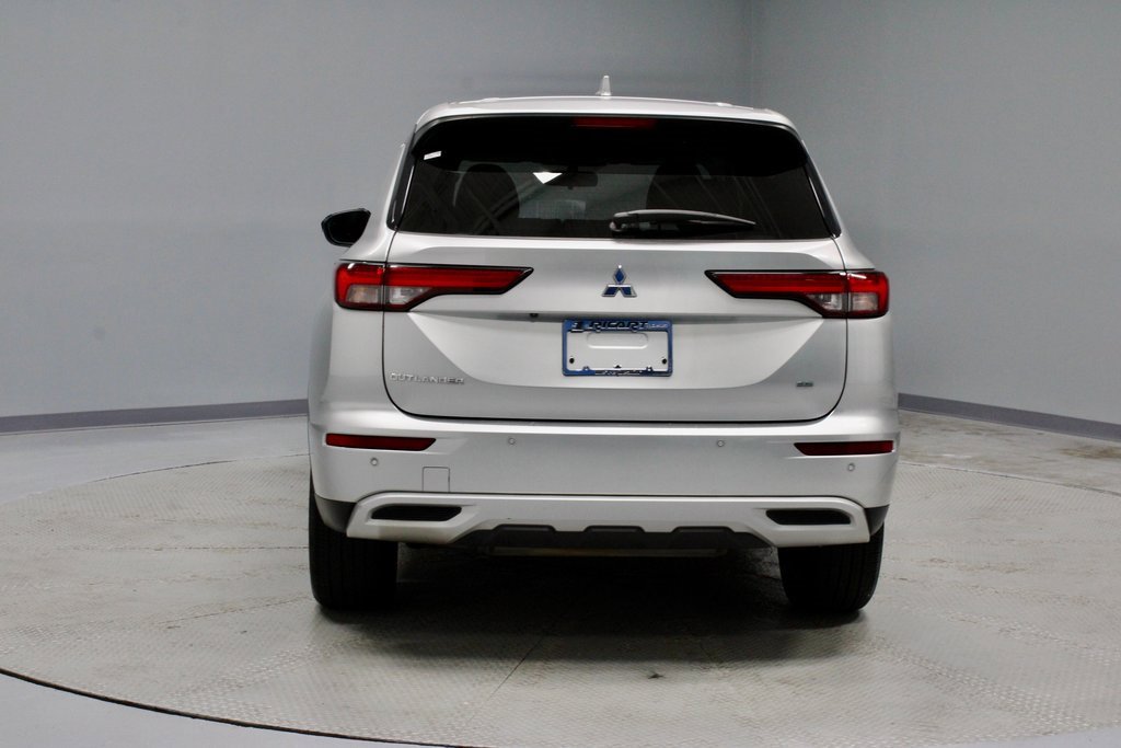 Used 2022 Mitsubishi Outlander SE image 11