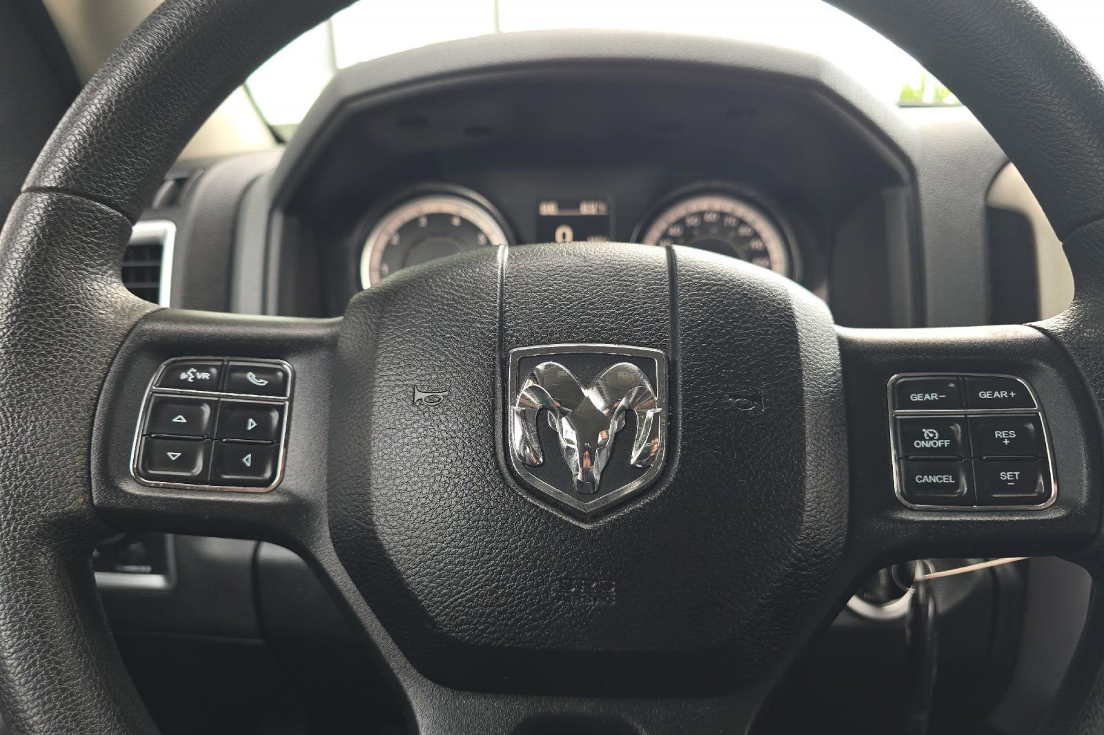 Used 2018 RAM 1500 Classic SLT AWD/4WD image 21