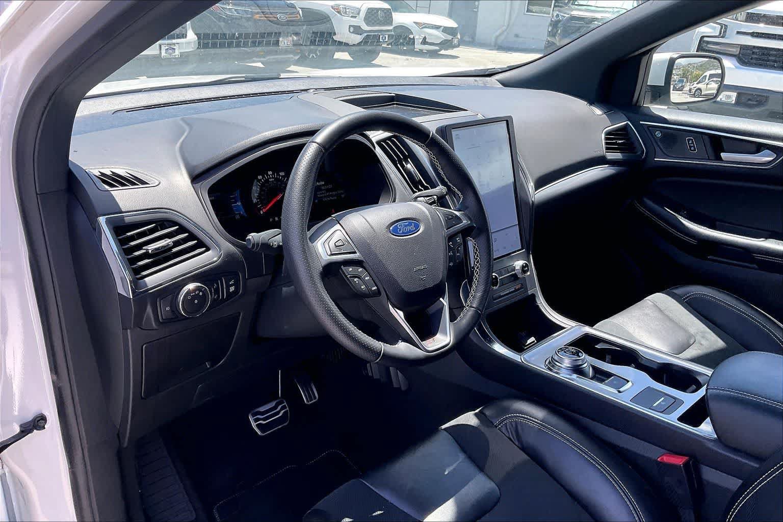 Used 2023 Ford Edge ST AWD/4WD image 2