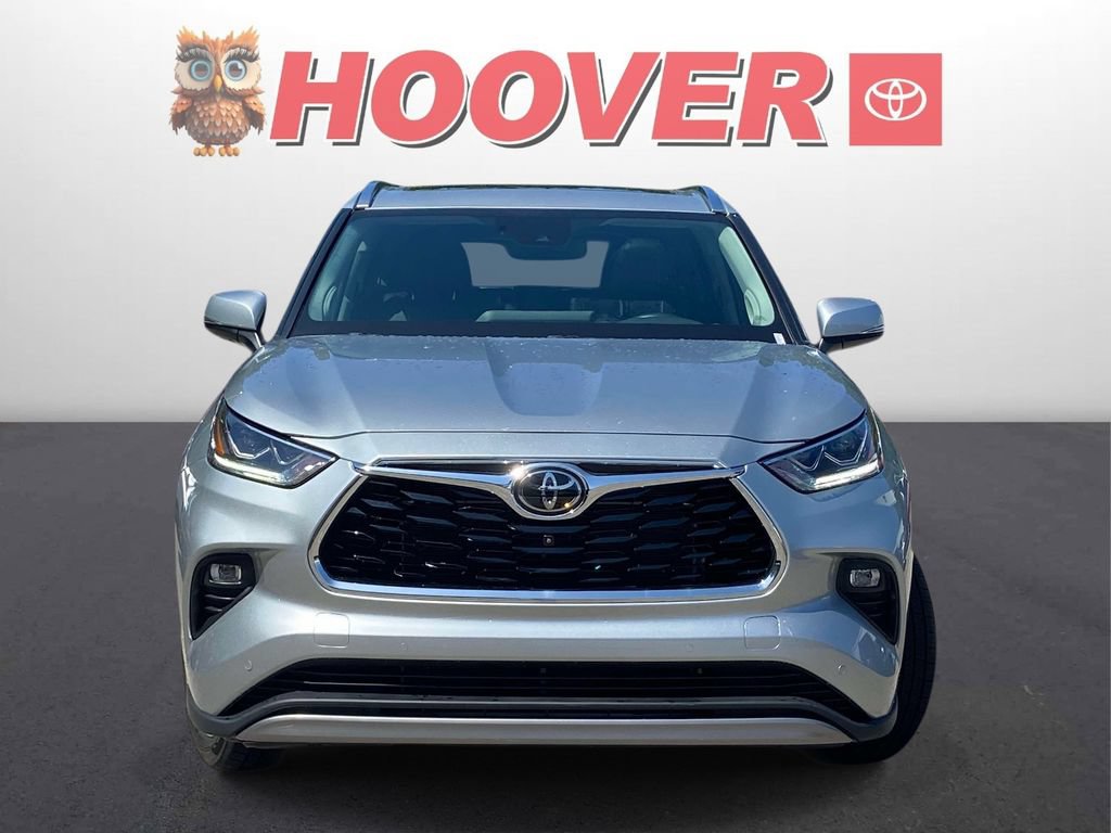 Used 2025 Toyota Highlander Platinum AWD/4WD image 5