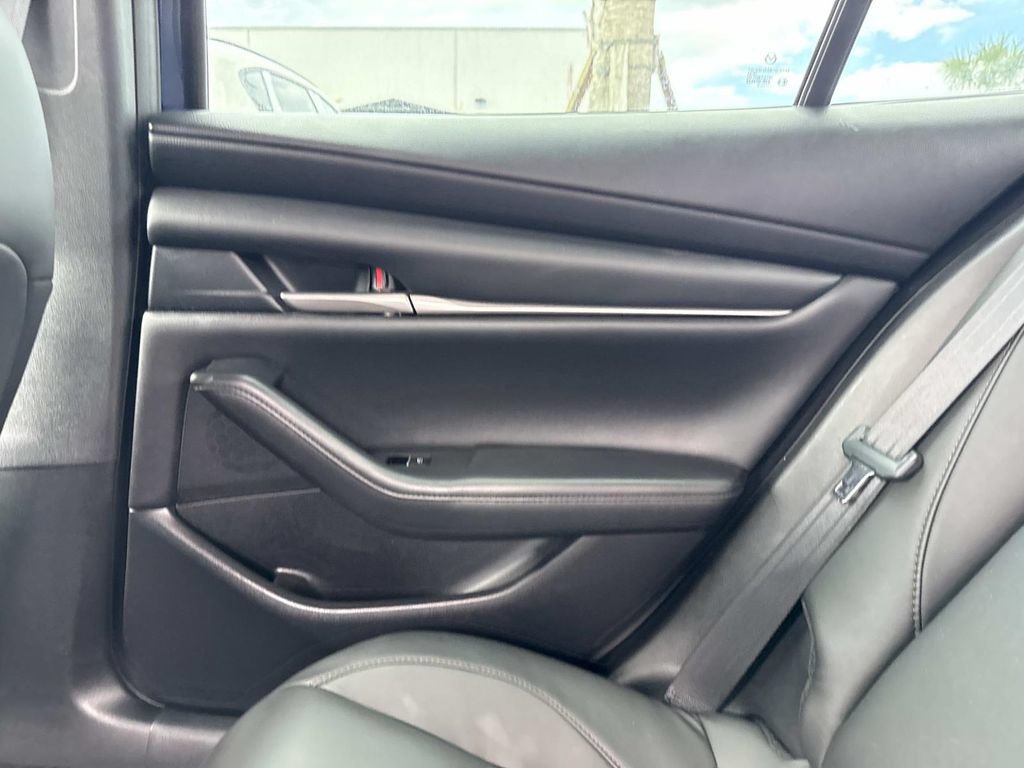 Used 2021 MAZDA MAZDA3 s FWD image 17